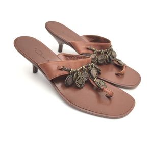 🌹OSCAR DE LA RENTA COLLECTION Cognac Leather Sandals w/ Charms🌹